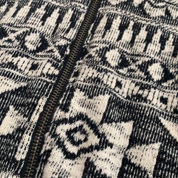 American Eagle Sweater jacket, Large, tribal print! - Picture 2 of 5